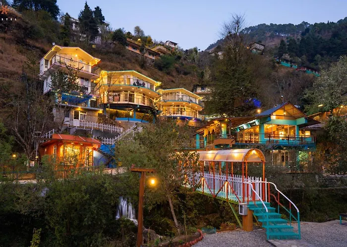Zostel Plus Mussoorie- Kempty