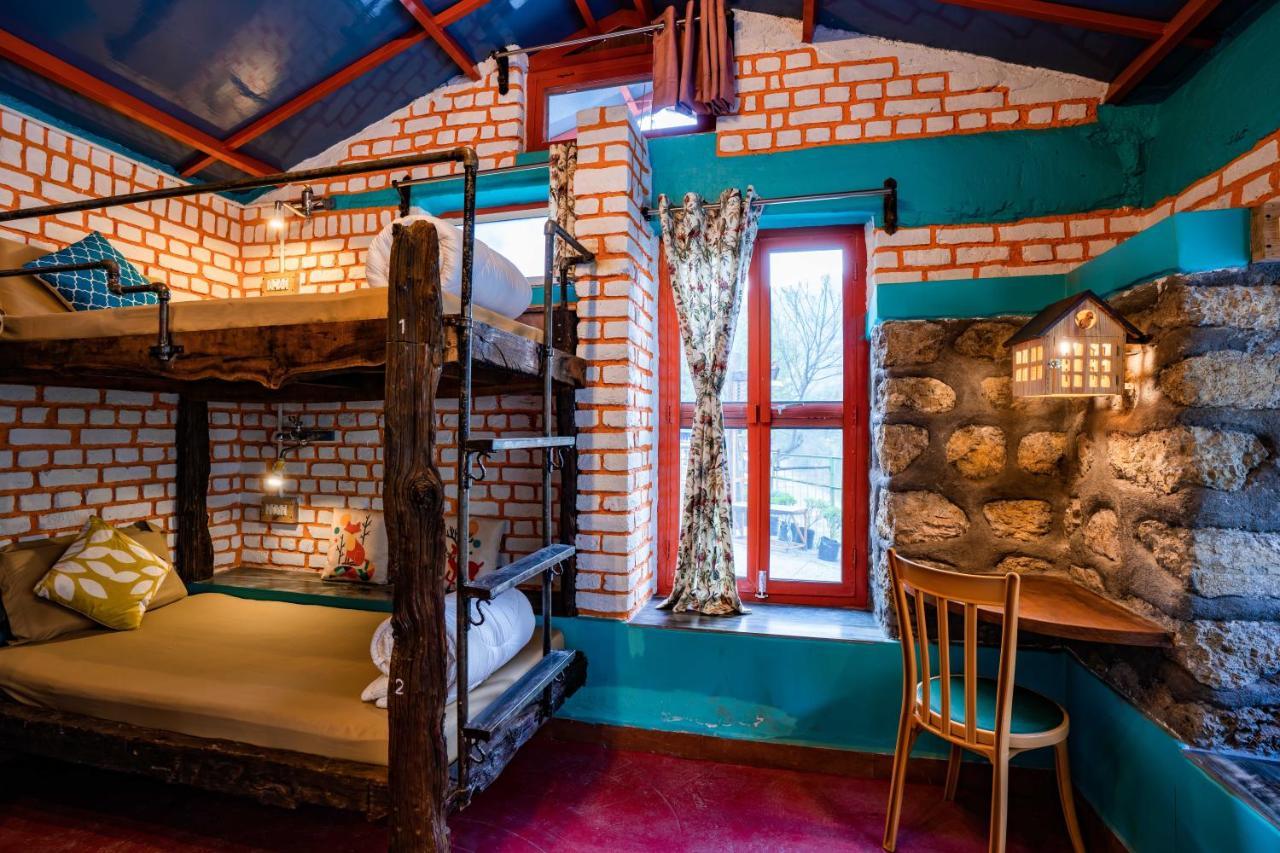 Hostel Zostel Mussoorie- Kempty