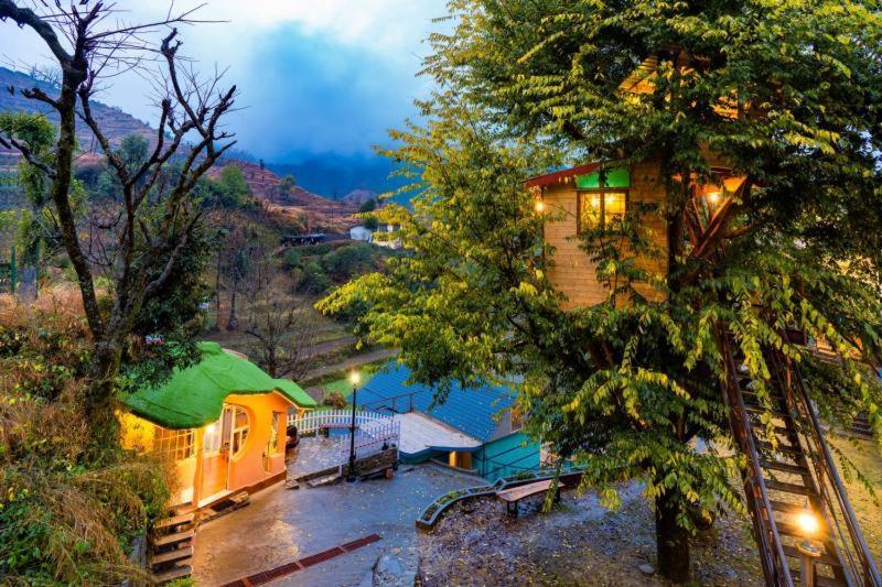 Zostel Mussoorie- Kempty *
